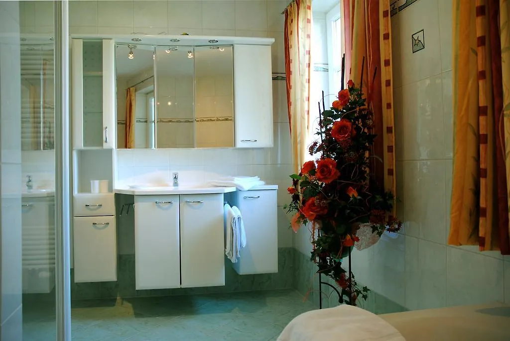 *** Vendégház Pension Hiesel-Villa Untersbergblick Anthering Ausztria